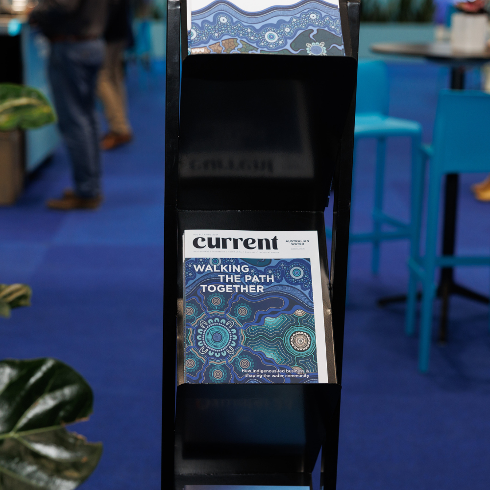 Zig Zag Brochure Stand
